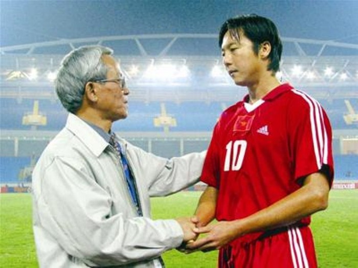 Thành tích thi đấu của Lê Huỳnh Đức trong màu áo ĐTQG rất đáng nể, anh đã có 10 năm liên tiếp góp mặt trong màu áo ĐTQG Việt Nam dự các giải đấu lớn.
